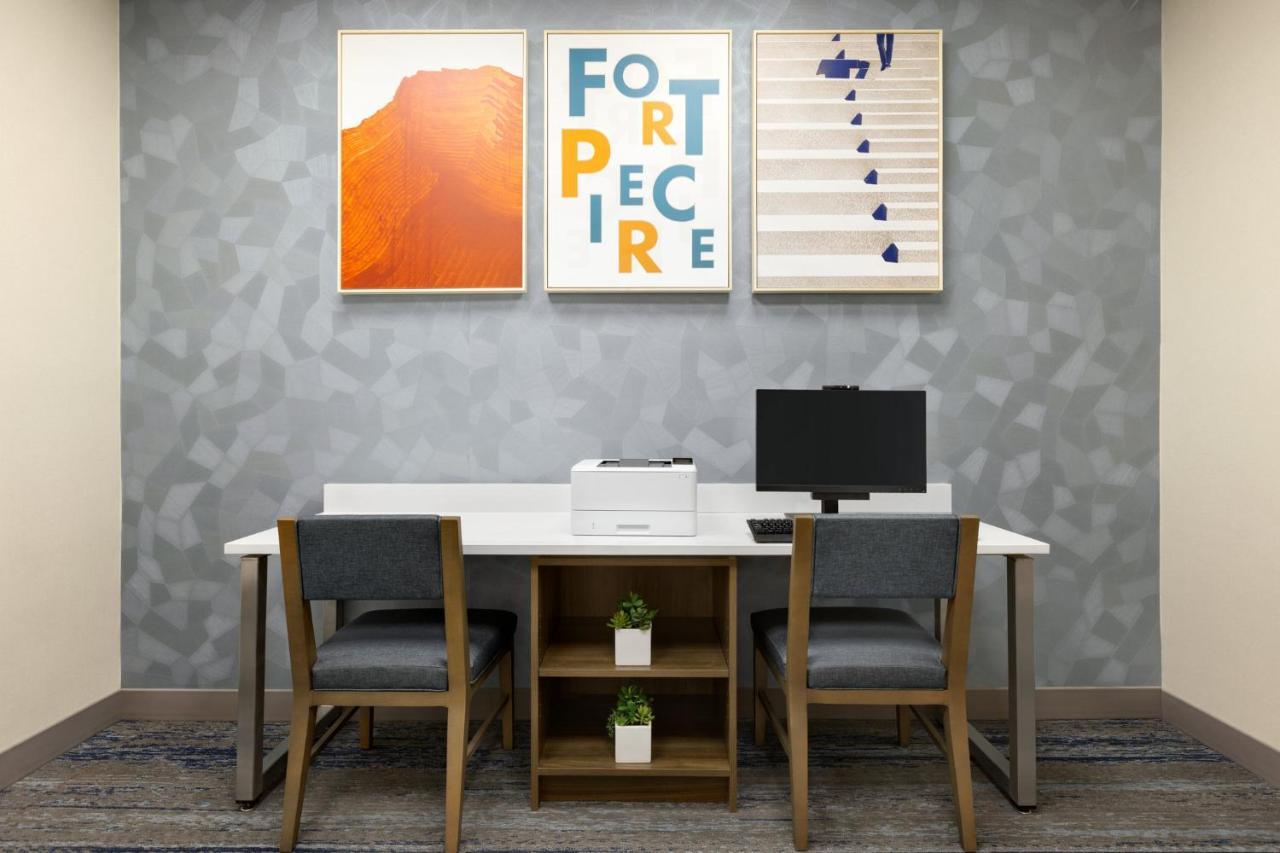 Holiday Inn Express Hotel & Suites Fort Pierce West By Ihg Esterno foto