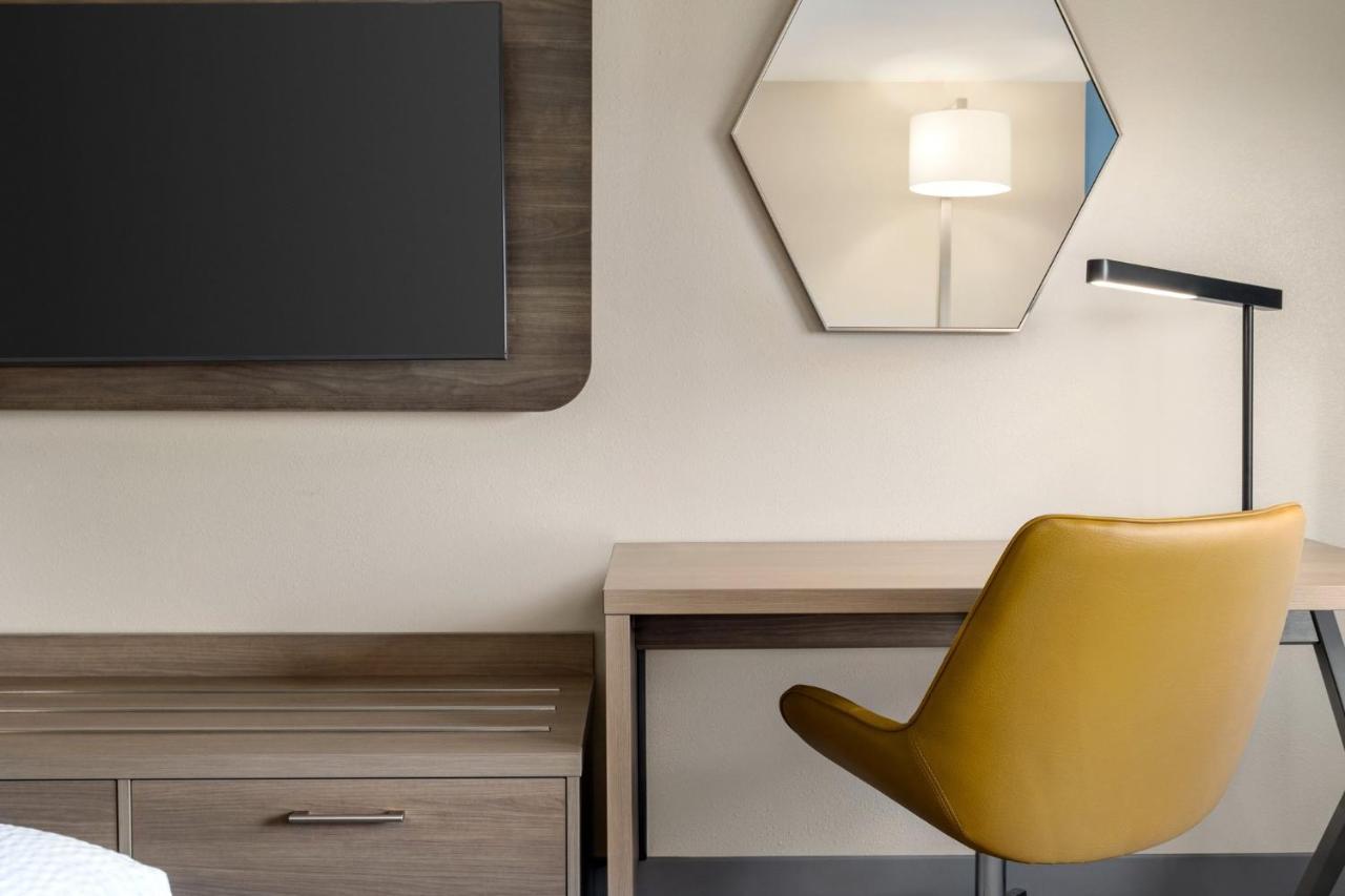 Holiday Inn Express Hotel & Suites Fort Pierce West By Ihg Esterno foto